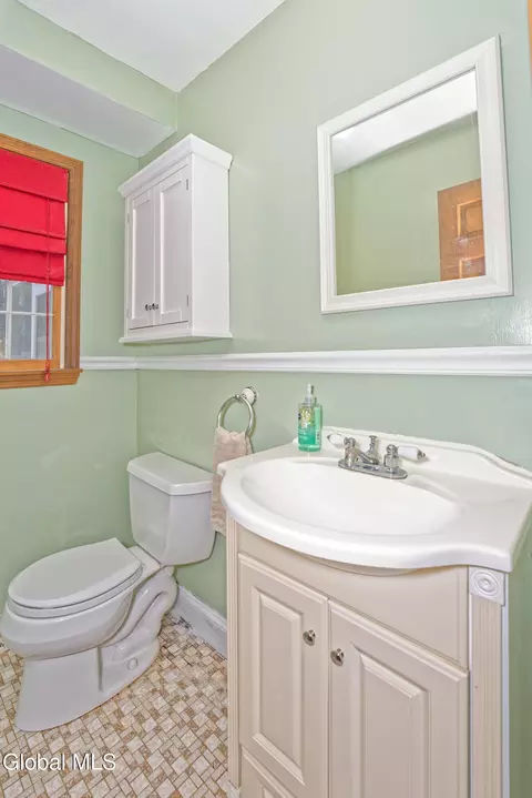 8 Raspberry Dr, Malta, NY 12020 photo 40