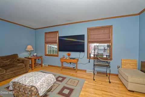 8 Raspberry Dr, Malta, NY 12020 photo 18