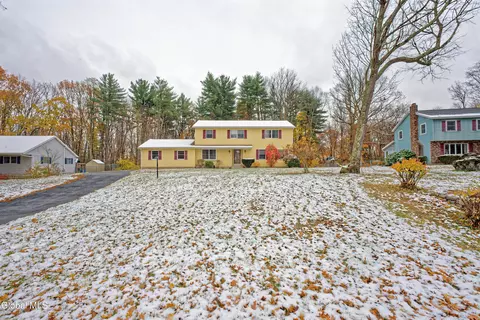8 Raspberry Dr, Malta, NY 12020 photo 4