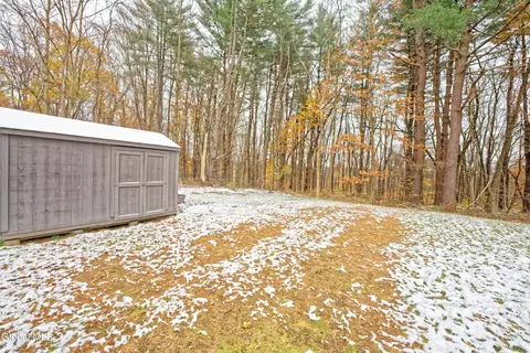 8 Raspberry Dr, Malta, NY 12020 photo 9