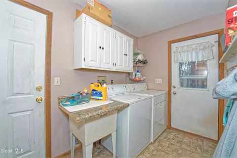 8 Raspberry Dr, Malta, NY 12020 photo 27