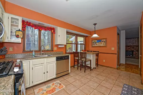 8 Raspberry Dr, Malta, NY 12020 photo 21