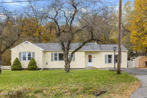 871 Route 144, Hannacroix, NY 12087