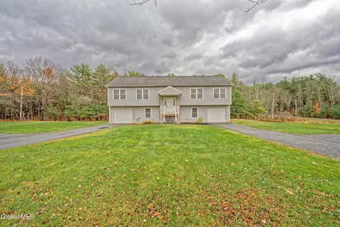 202 N Nassau Rd, Averill Park, NY 12018