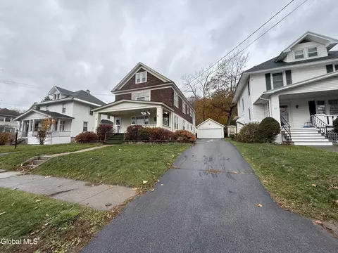 83 Stewart St, Amsterdam, NY 12010