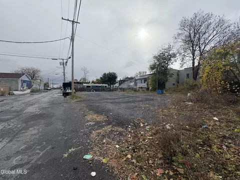 30 Willow St, Albany, NY 12206