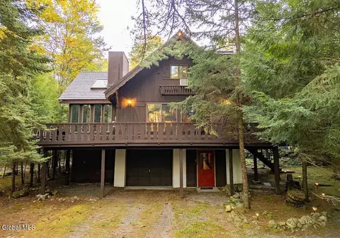 11 Fawn Dr, Jay, NY 12941