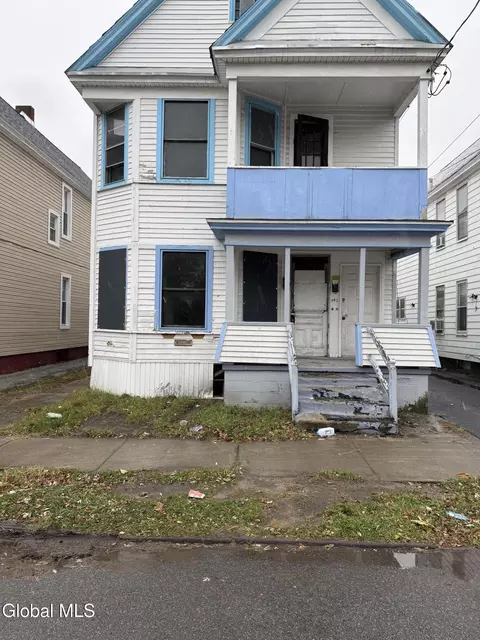 942 Emmett St, Schenectady, NY 12307