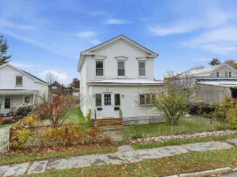 847 5th Ave, Troy, NY 12182