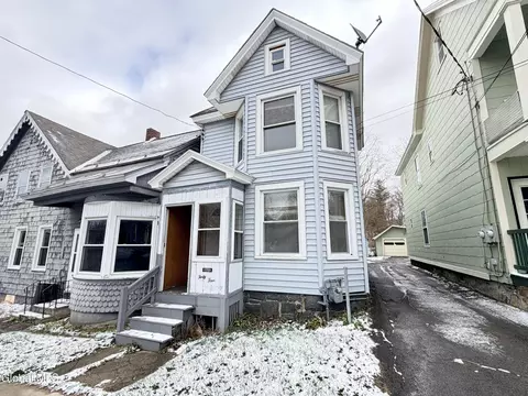44 S Perry St, Johnstown, NY 12095