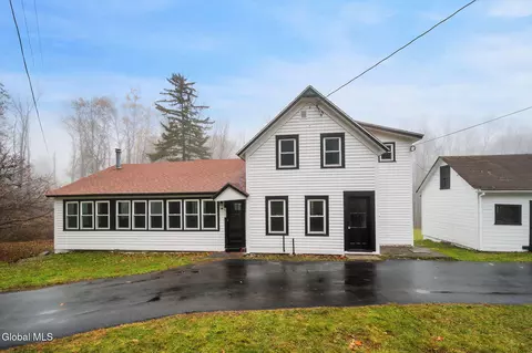 517 Potterhill Rd, Petersburgh, NY 12138