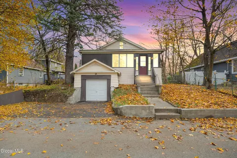 17 Avenue A, Troy, NY 12182