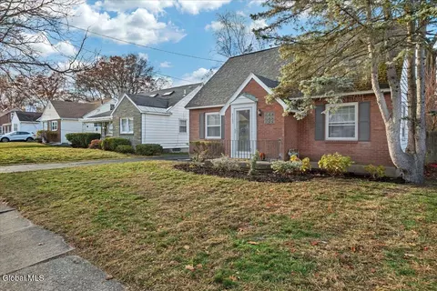 1157 Mcclellan St, Schenectady, NY 12309 photo 38