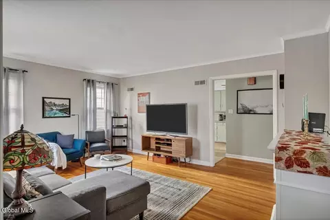 1157 Mcclellan St, Schenectady, NY 12309 photo 3