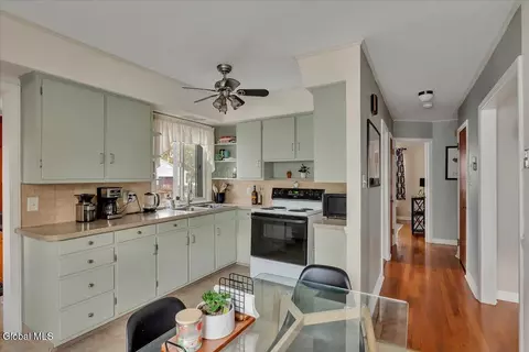 1157 Mcclellan St, Schenectady, NY 12309 photo 15