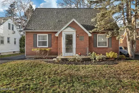 1157 Mcclellan St, Schenectady, NY 12309
