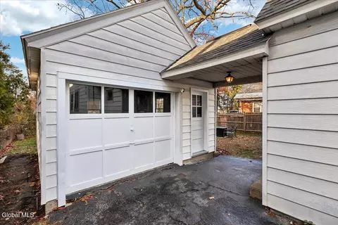 1157 Mcclellan St, Schenectady, NY 12309 photo 31