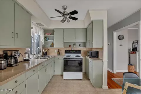 1157 Mcclellan St, Schenectady, NY 12309 photo 13