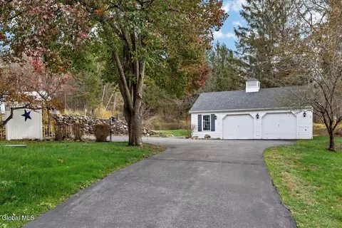 Exterior - 424 Gower Rd, Schenectady, NY 12302 photo 4 of 19
