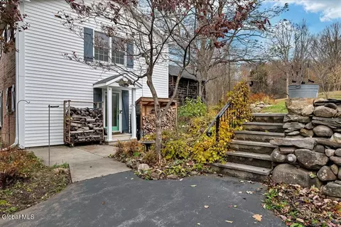 Exterior - 424 Gower Rd, Schenectady, NY 12302 photo 7 of 19