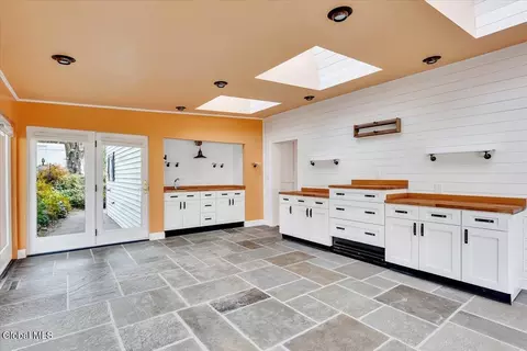 Kitchen - 424 Gower Rd, Schenectady, NY 12302 photo 4 of 6