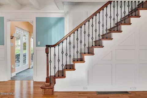 Entry Way - 424 Gower Rd, Schenectady, NY 12302 photo 4 of 7