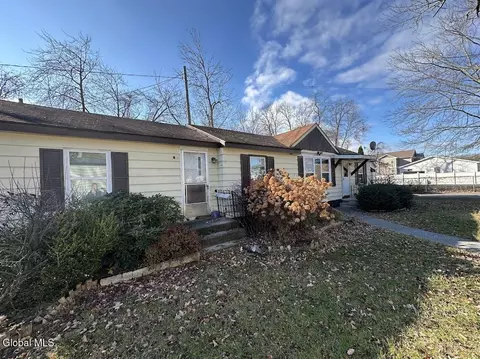 98 Point Breeze Rd, Saratoga Springs, NY 12866