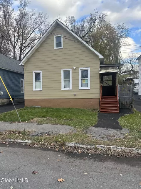 729 Cutler St, Schenectady, NY 12303