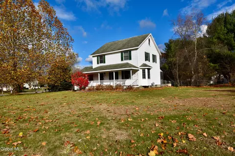 6 Kings Mills Rd, Gansevoort, NY 12831
