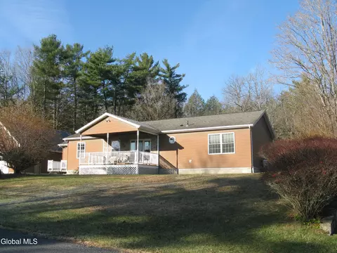 92 Rock City Rd, Delmar, NY 12054