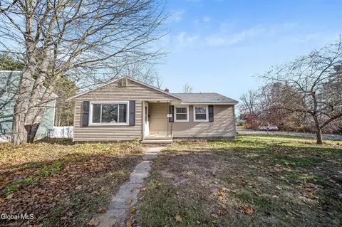 12 Bullard Ave, Queensbury, NY 12804