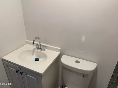 Bath - 1084 Webster St, Schenectady, NY 12303 photo 6 of 6