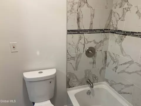 Bath - 1084 Webster St, Schenectady, NY 12303 photo 2 of 6