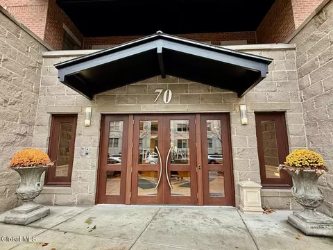 70 Railroad Pl #411, Saratoga Springs, NY 12866