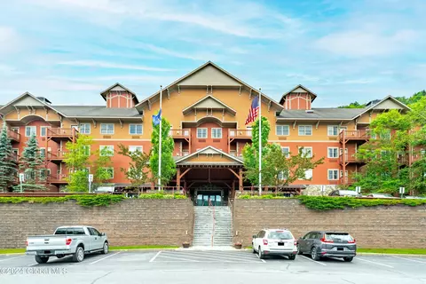 62 Liftside Dr #433, Hunter, NY 12442