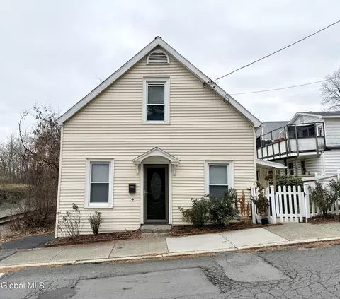 6 Spring St, Cohoes, NY 12047