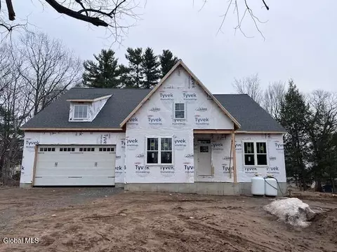 20 Morgan St, Saratoga Springs, NY 12866