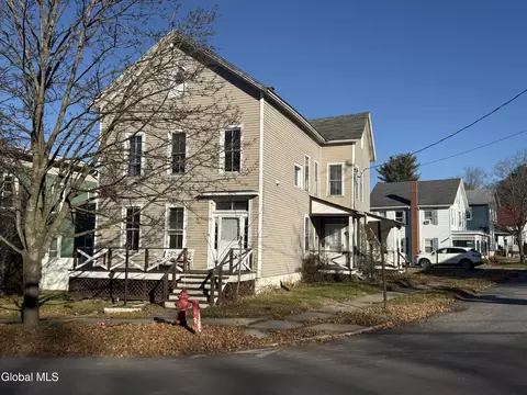 33 Maple Ave, Canajoharie, NY 13317