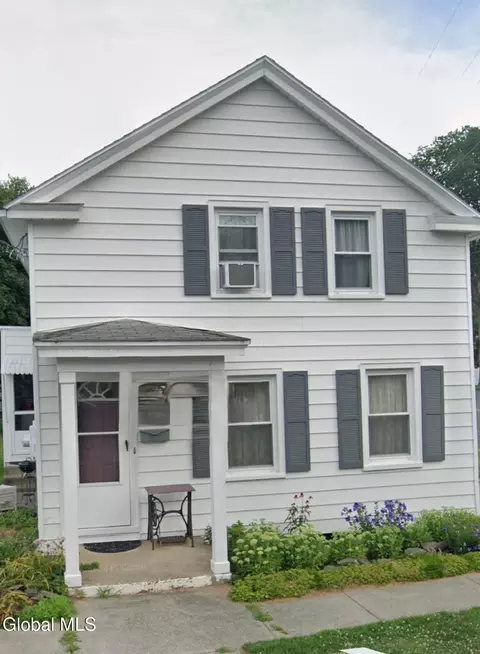 32 7th St, Waterford, NY 12188