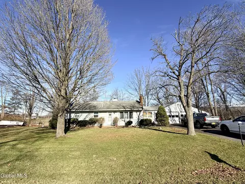 127 Sulphur Springs Rd, Amsterdam, NY 12010