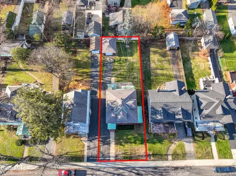 View/Area - 815 Wright Ave, Schenectady, NY 12309 photo 2 of 3