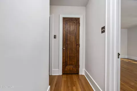 Entry Way - 815 Wright Ave, Schenectady, NY 12309 photo 5 of 7