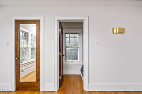 Entry Way - 815 Wright Ave, Schenectady, NY 12309 photo 4 of 7