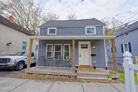 941 6th St, Rensselaer, NY 12144