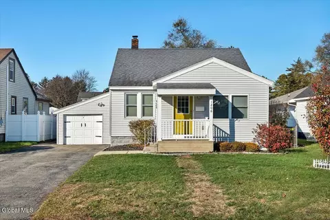 1206 Trinity Ave, Rotterdam, NY 12306