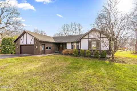 722 Feura Bush Rd, Delmar, NY 12054
