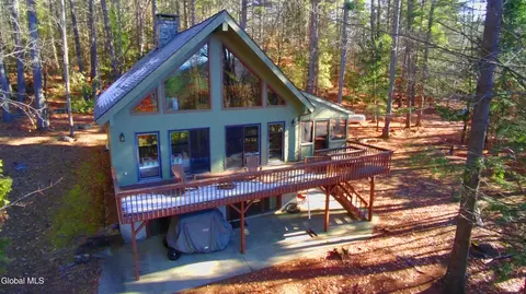 105 Pine Ln, Adirondack, NY 12808