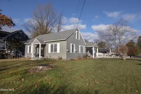 11 Pine Rd, South Glens Falls, NY 12803