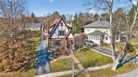 14 Coolidge Rd, Amsterdam, NY 12010
