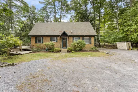 16 Pioneer Village Rd, Bolton Landing, NY 12814